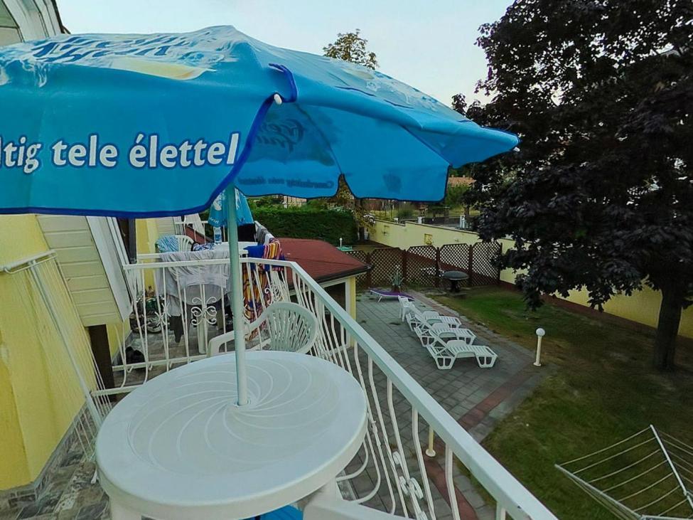 Beach Maganszallas Siófok Exterior foto